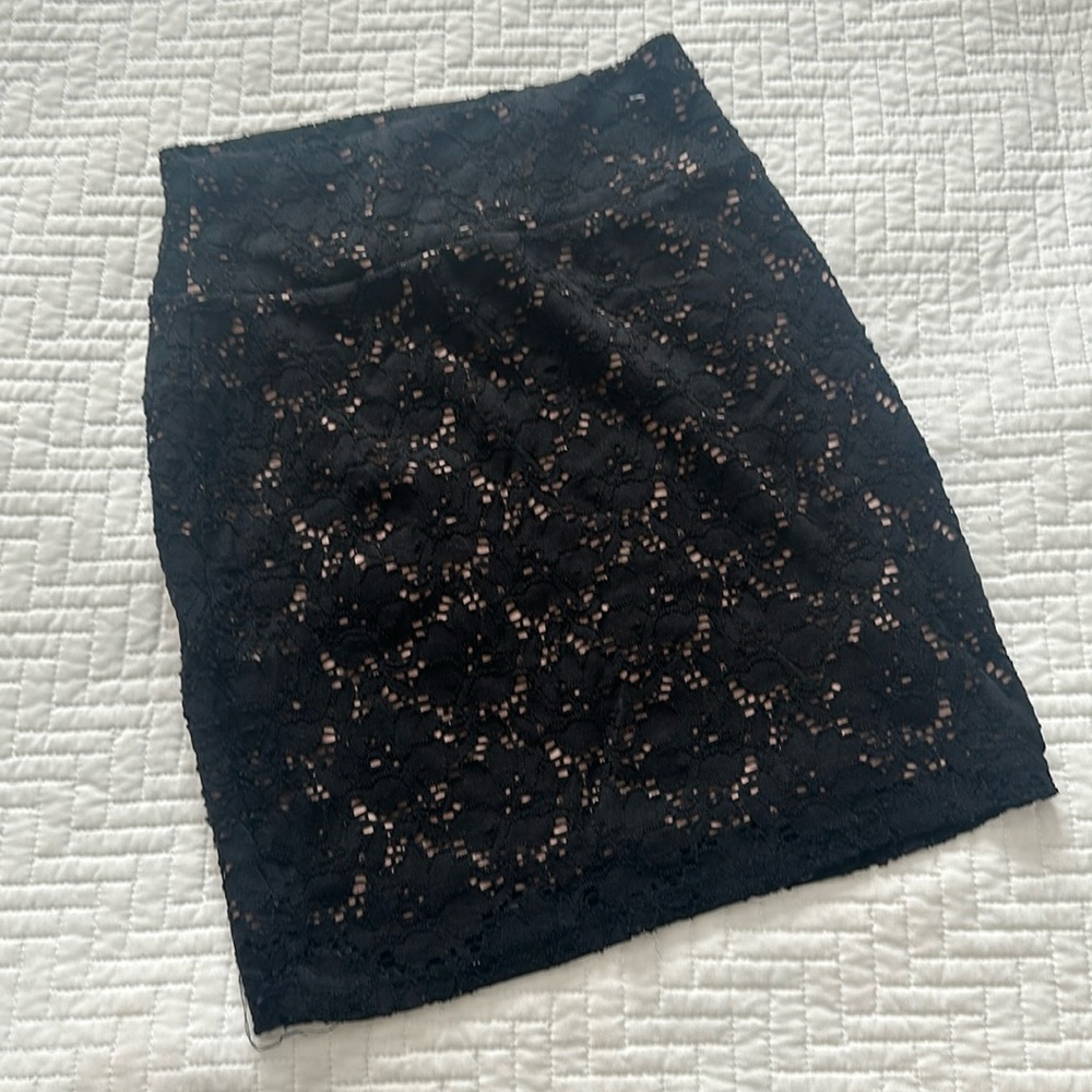 4/$10 Cotton On Black lace skirt